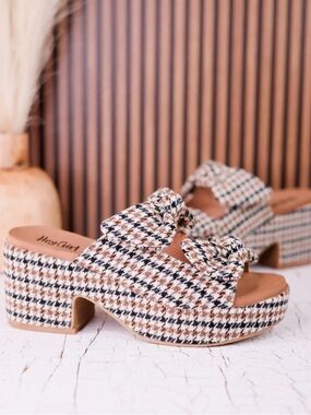 Corky’s Hey Girl Houndstooth Put A Bow On It Block Heel Sandals-Size 10-New